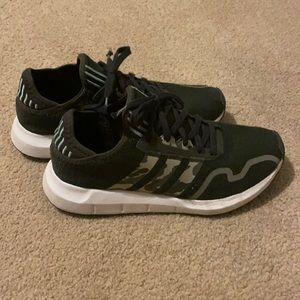 Men’s Adidas camo stripe sneakers. GUC Sz. 9